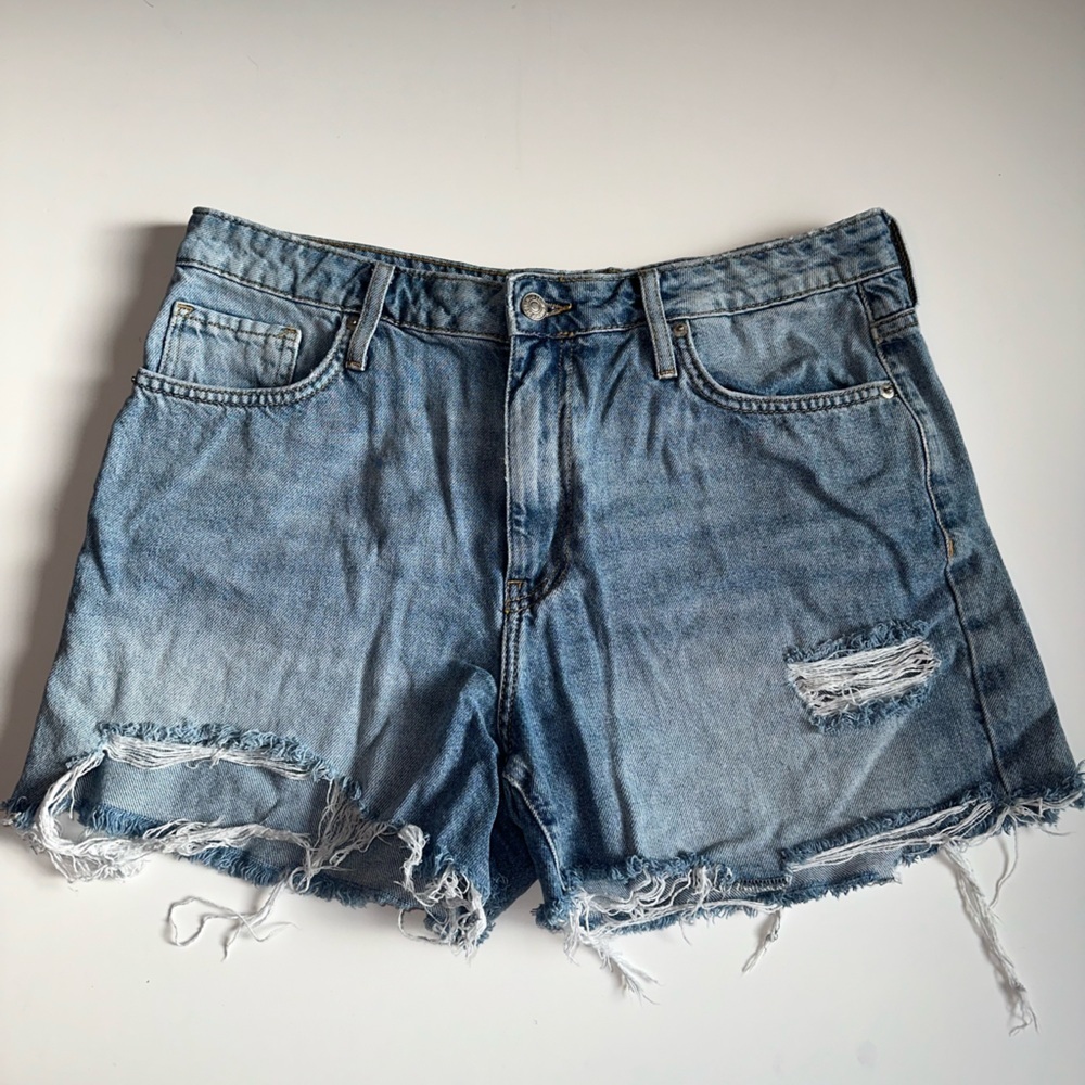 Forever 21 Denim Shorts Women’s Size 29 Blue Distressed Frayed Hem 100% Cotton